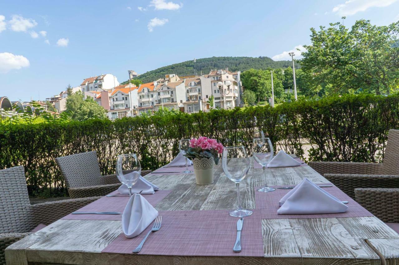 Grand Hotel Sumen Kültér fotó